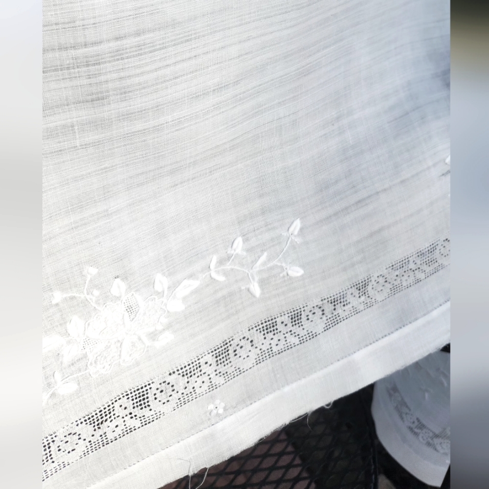 SHEER LIGHTWEIGHT LINEN HAND EMBROIDERED AND LACE HEM RUNNER
